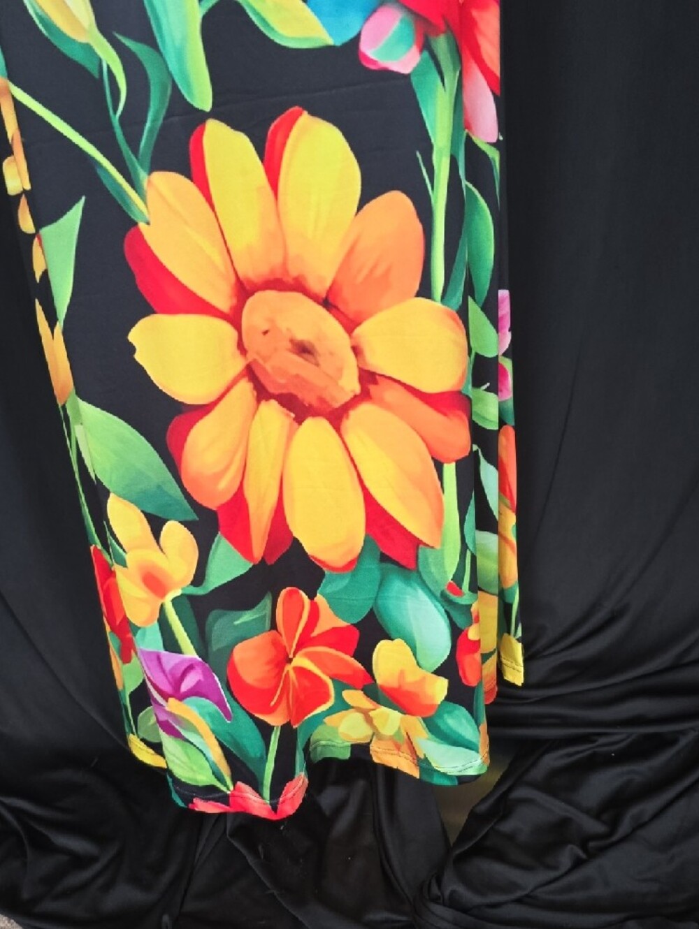 Women's Black Maxi Dress with Vibrant Floral Print - Picture 11 of 16